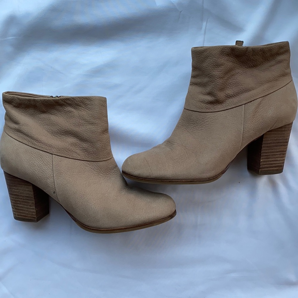 Cole Haan Women’s Suede Boots Size 9
